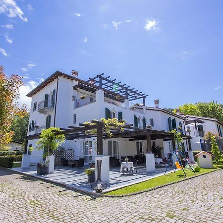 Residence Casa Bianca Marina di Massa Exterior foto