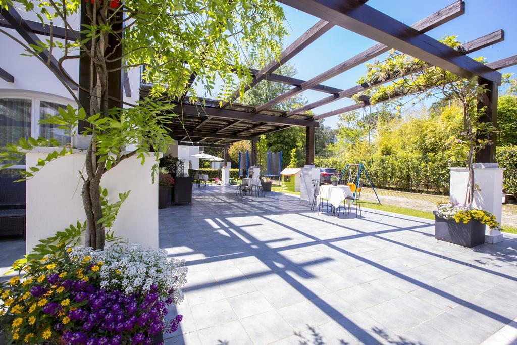 Residence Casa Bianca Marina di Massa Exterior foto